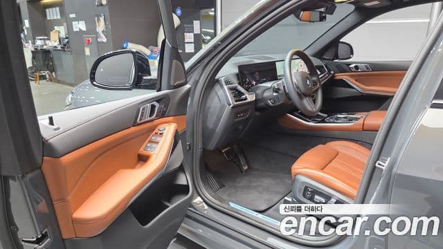 BMW X5 2025 — Фото 10/20