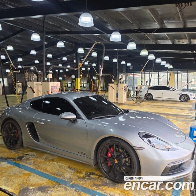 Porsche 718 Cayman 2018 — Фото 1/16