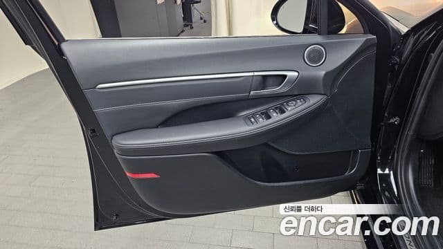 Hyundai Sonata Hybrid 2021 — Şəkil 26/31