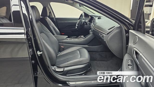 Hyundai Sonata Hybrid 2021 — Şəkil 23/31