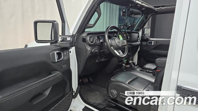 Jeep Wrangler 2021 — Фото 8/20