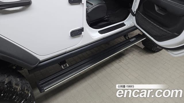 Jeep Wrangler 2021 — Photo 31/37