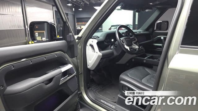 Land Rover Defender 2021 — Фото 10/20
