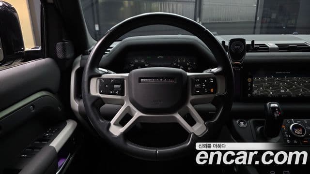 Land Rover Defender 2021 — Фото 13/20