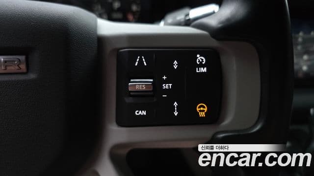 Land Rover Defender 2021 — Фото 16/20