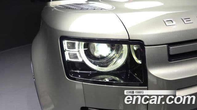 Land Rover Defender 2021 — Şəkil 29/32