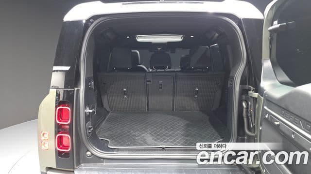 Land Rover Defender 2021 — Şəkil 30/32