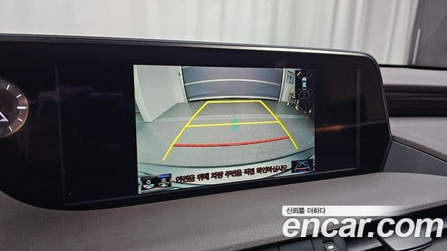 Lexus ES300h 2018 — Photo 15/20