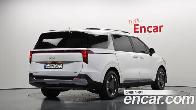 Kia Carnival 2024 — Фото 2/20