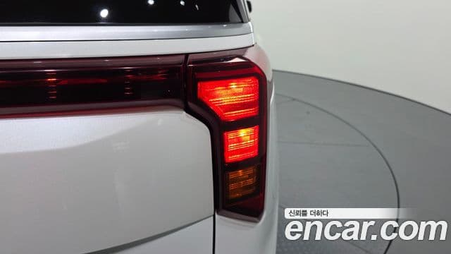 Kia Carnival 2024 — ფოტო 21/30