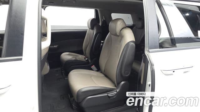 Kia Carnival 2024 — ფოტო 12/30