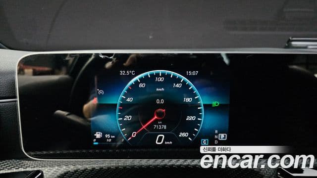 Mercedes-Benz A-Class 2019 — Фото 8/20