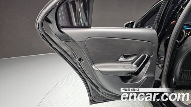 Mercedes-Benz A-Class 2019 — Şəkil 2/30