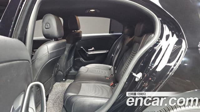 Mercedes-Benz A-Class 2019 — Şəkil 27/30