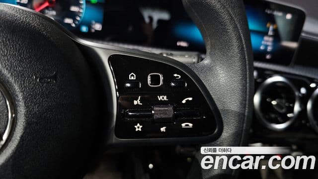 Mercedes-Benz A-Class 2019 — Şəkil 15/30