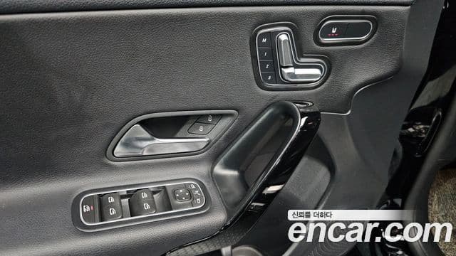 Mercedes-Benz A-Class 2019 — Şəkil 4/30