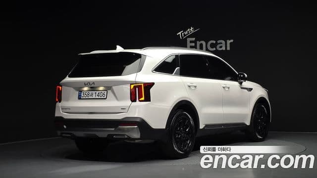 Kia Sorento 2023 — Фото 2/20