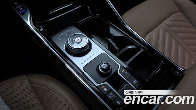 Kia Sorento 2023 — Фото 9/20