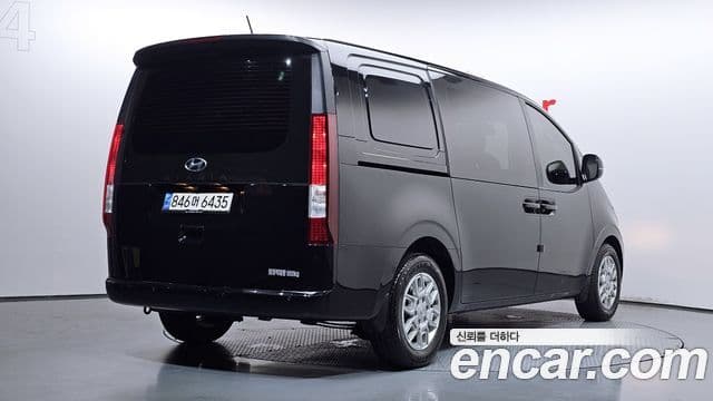 Hyundai Staria 2022 — Фото 2/20