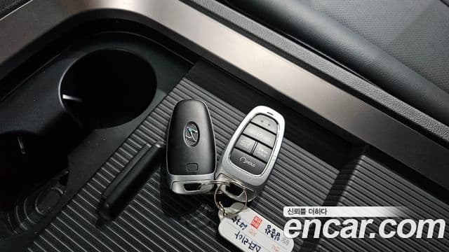 Hyundai Staria 2022 — Фото 13/20