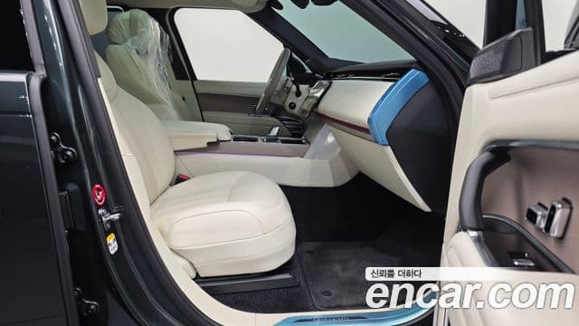 Land Rover Range Rover 2025 — Photo 13/20