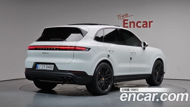 Porsche Cayenne 2025 — Şəkil 10/42