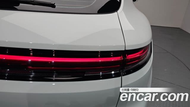 Porsche Cayenne 2025 — Şəkil 32/42