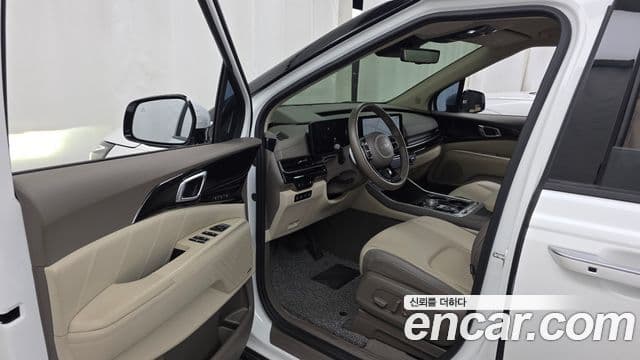 Kia Carnival 2024 — Photo 8/38