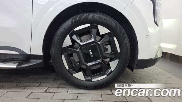 Kia Carnival 2024 — Photo 7/38