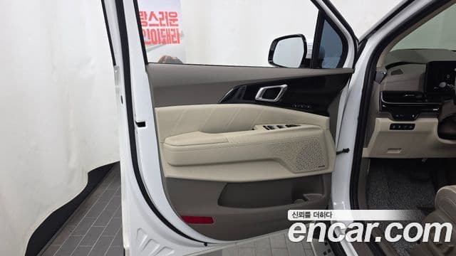 Kia Carnival 2024 — Photo 15/38
