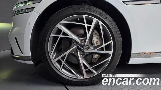 Genesis G90 2022 — ფოტო 25/31
