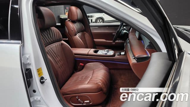 Genesis G90 2022 — ფოტო 13/31