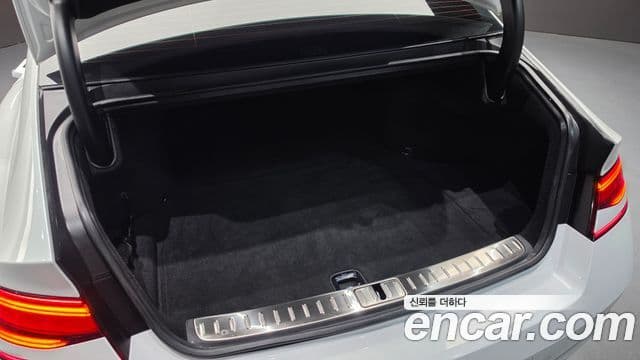 Genesis G90 2022 — ფოტო 16/31