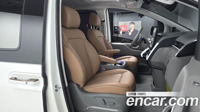 Hyundai Staria 2025 — Фото 11/20
