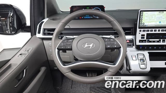 Hyundai Staria 2025 — Фото 13/20