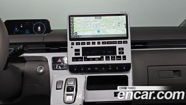 Hyundai Staria 2025 — Фото 14/20