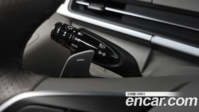 Hyundai Staria 2025 — Photo 30/33