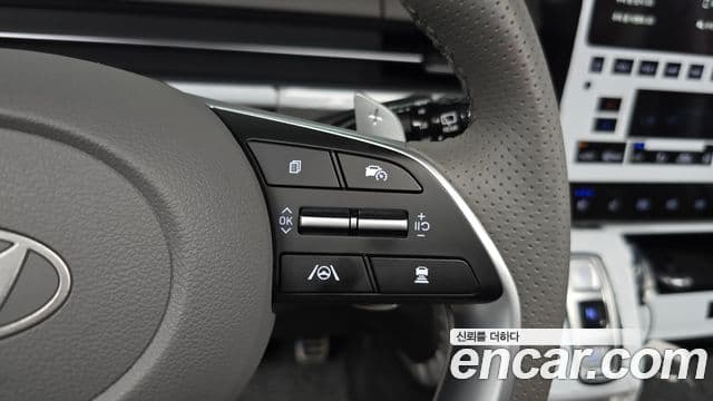 Hyundai Staria 2025 — Photo 15/33
