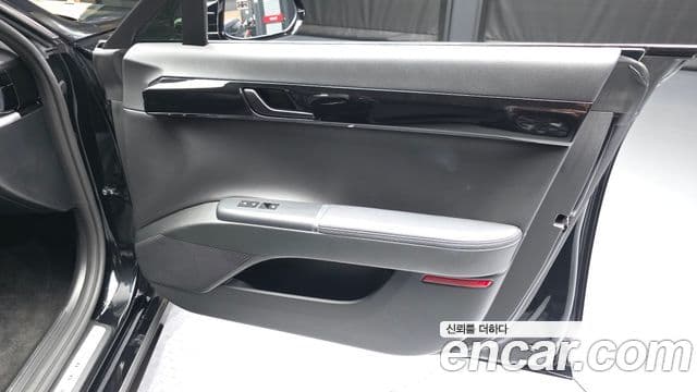 Hyundai Grandeur Hybrid 2023 — Photo 14/31