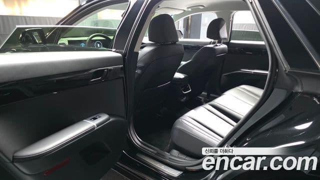 Hyundai Grandeur Hybrid 2023 — Photo 22/31