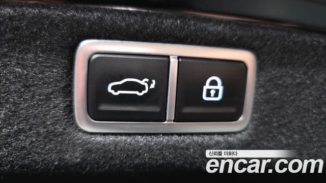 Hyundai Grandeur Hybrid 2023 — Photo 16/31