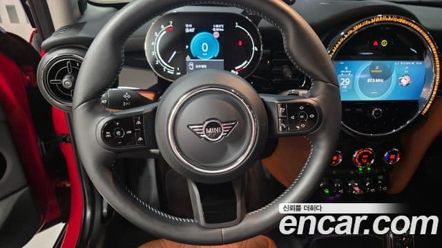 Mini Cooper S 2024 — Фото 12/20