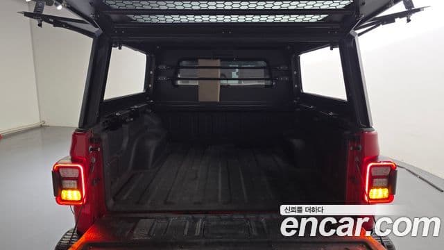 Jeep Gladiator 2022 — Photo 27/30
