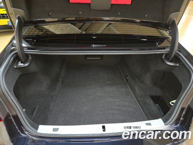 BMW 7 Series 2022 — Şəkil 19/20