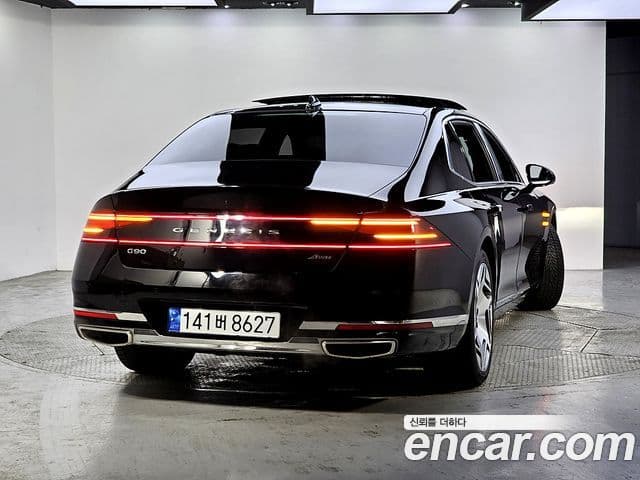 Genesis G90 2022 — Photo 18/20