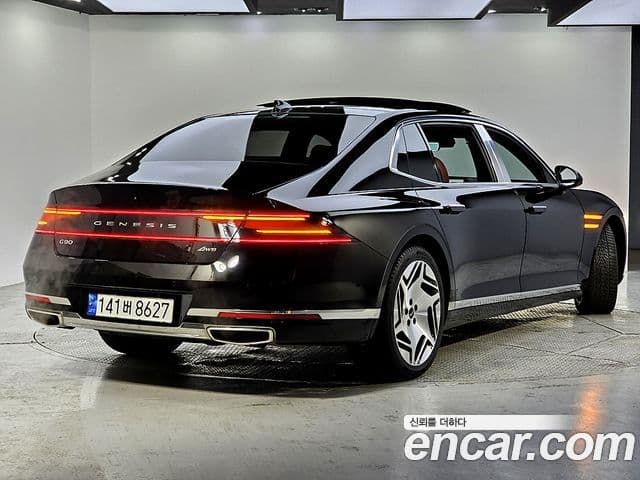 Genesis G90 2022 — Photo 12/20