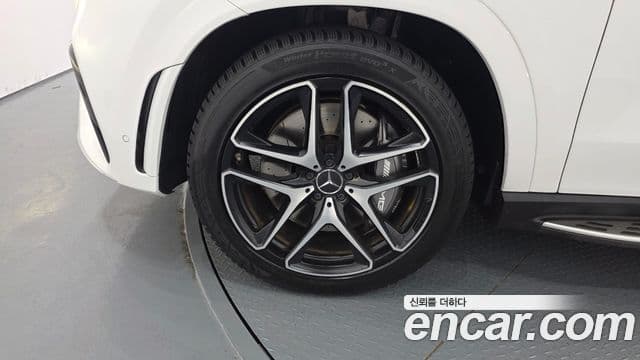 Mercedes-Benz GLE-Class 2023 — Фото 5/20