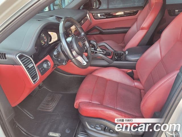 Porsche Cayenne 2022 — Photo 20/20