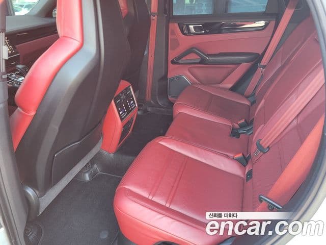 Porsche Cayenne 2022 — Photo 14/20