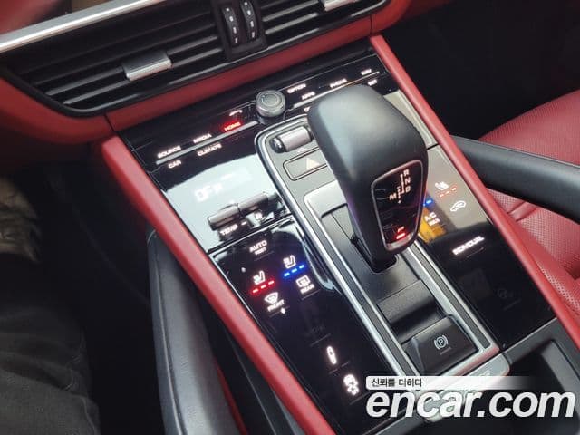 Porsche Cayenne 2022 — Photo 3/20